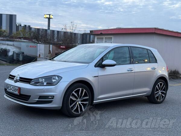 Volkswagen - Golf 7 - Golf 7 1.6 TDI ,81 KW Lounge