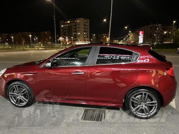 Alfa Romeo - Giulietta - 2.0 JTDM