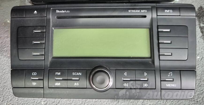 CD / DVD / MC / Radio Player