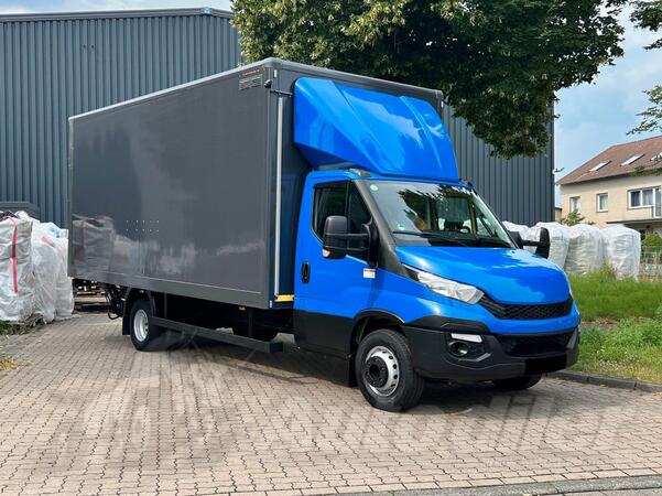 Iveco - DAILY 70C15 / Furgon + Rampa