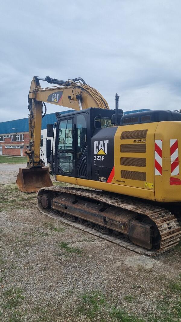 CAT - 323FL