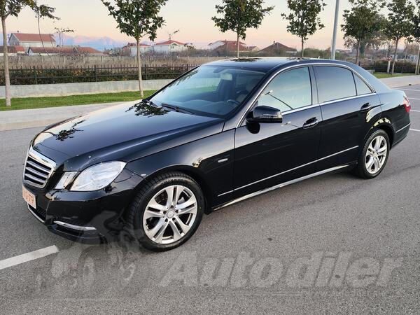 Mercedes Benz - E 220 - CDI