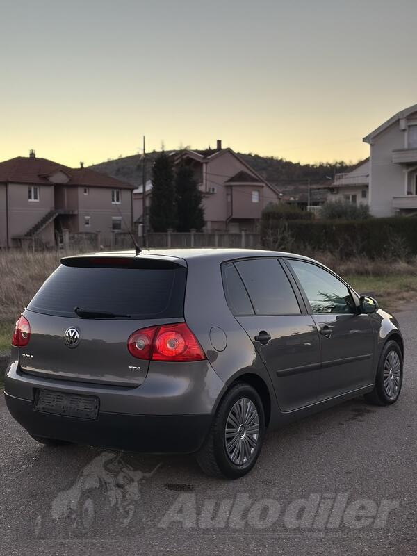 Volkswagen - Golf 5 - 1.9 TDI