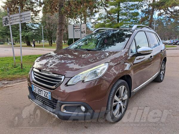 Peugeot - 2008 - 1.6Ehdi 68KW Feline oprema