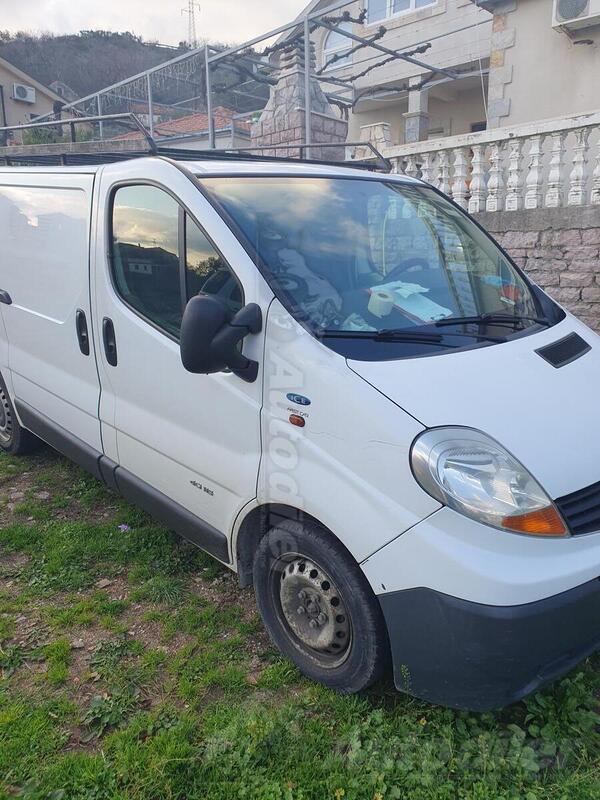 Renault - Trafic 2.0 DCI