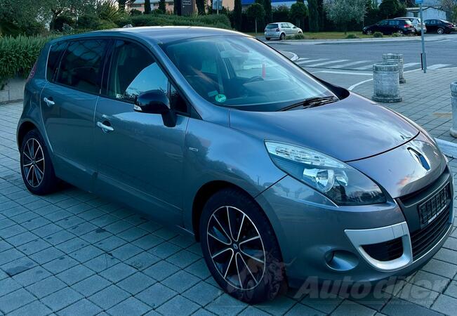 Renault - Scenic - Bose