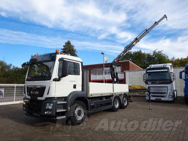 MAN - TGS 28.460 / Ravna platforma + Kran HIAB