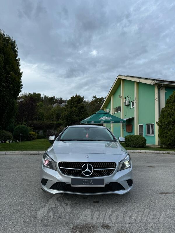 Mercedes Benz - CLA 220 - Cla 220