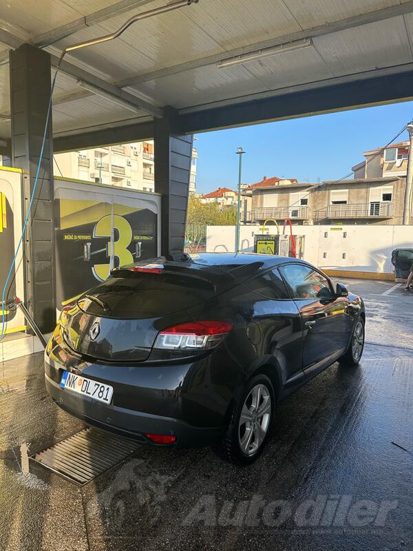 Renault - Megane - 1.9 DCI COUPE