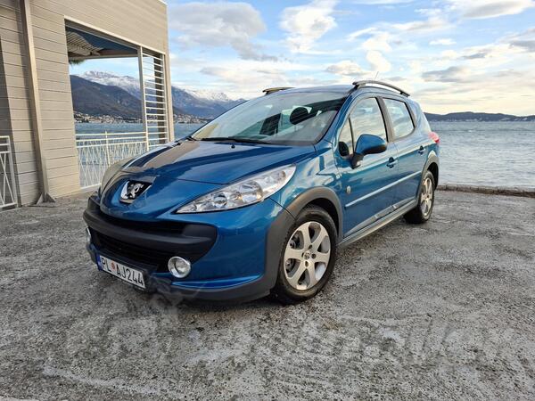 Peugeot - 207 - 1.6i Cross