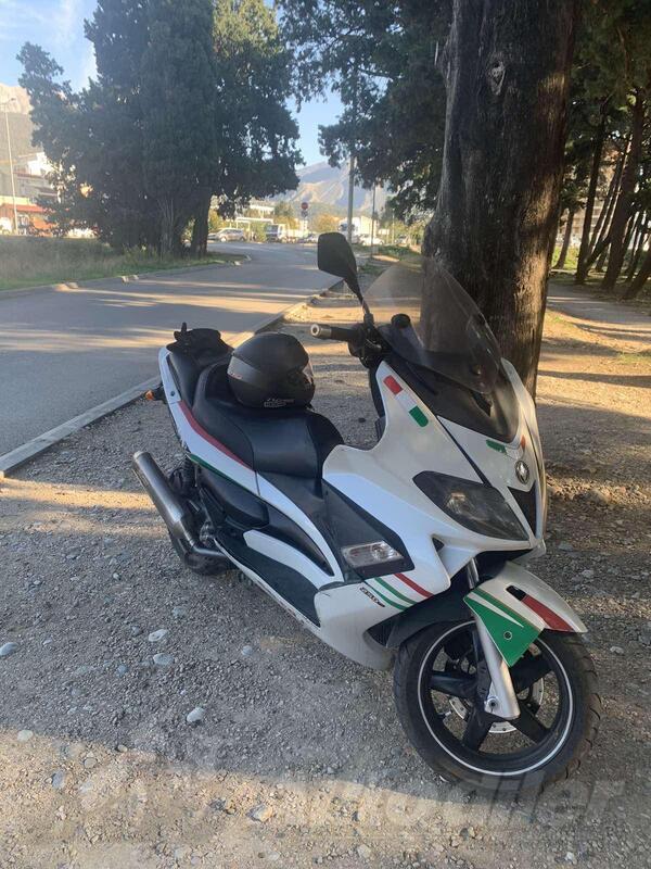 Gilera - Nexus 250