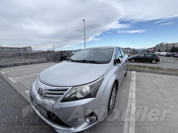 Toyota - Avensis - 2,0