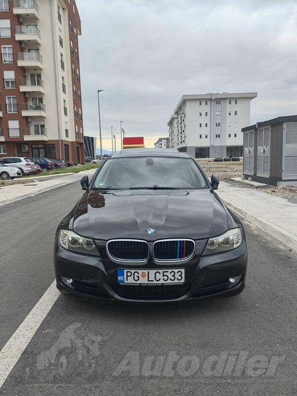 BMW - 320