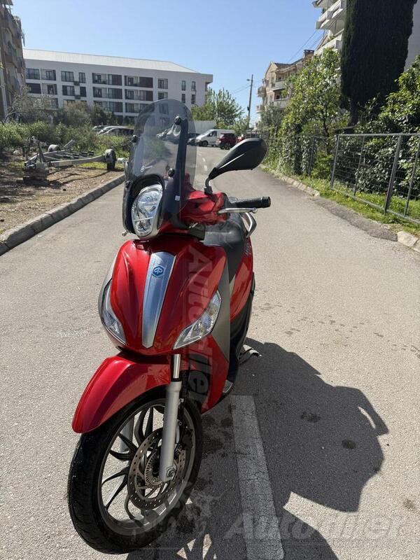 Piaggio - Medley 125