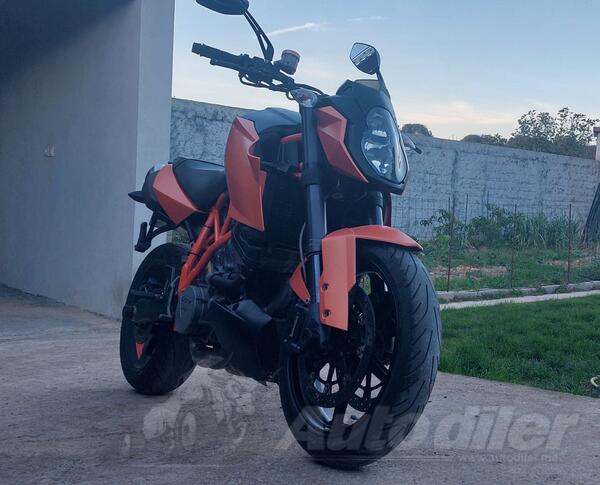 KTM - 990