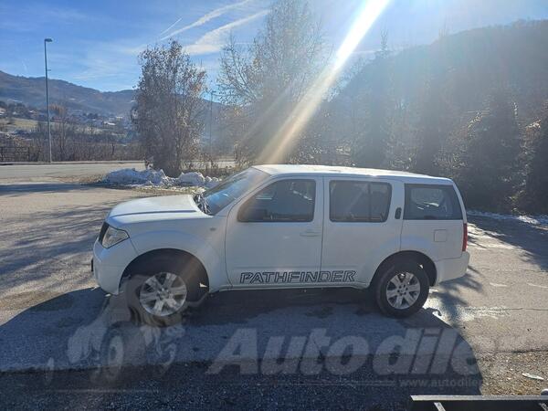 Nissan - Pathfinder