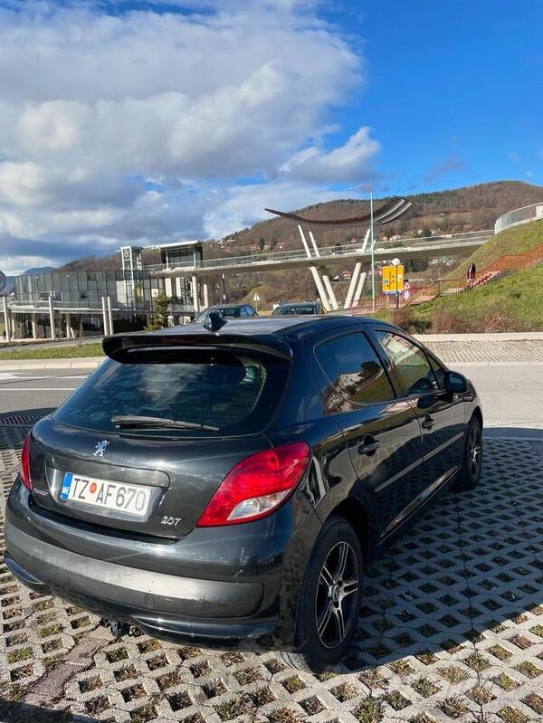 Peugeot - 207 - 1.6 hdi