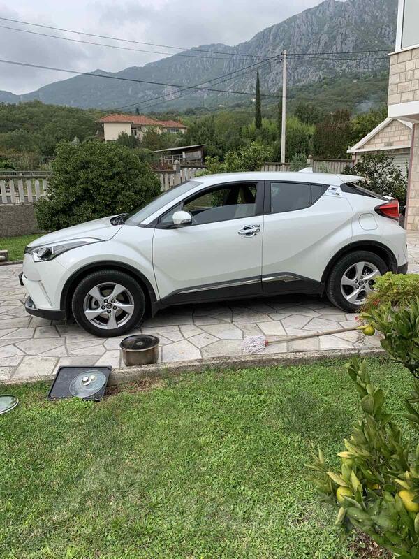 Toyota - C-HR - 1.2