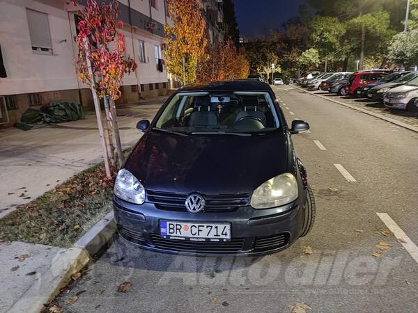 Volkswagen - Golf 5 - 1.4 benzin