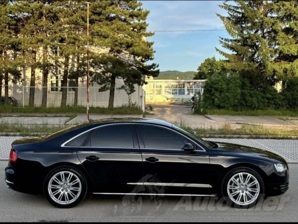 Audi - A8 - 3.0 QUATTRO