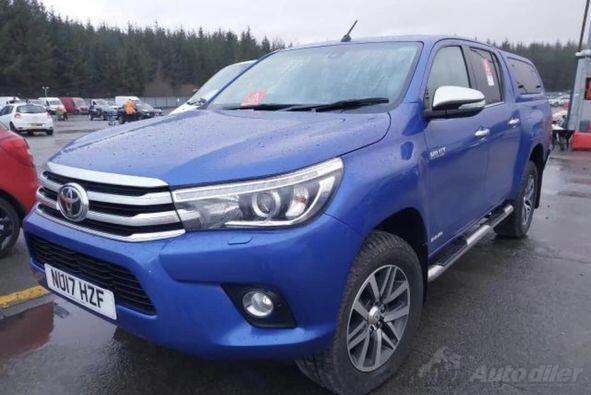 Toyota - Hilux 2.4 D4D in parts