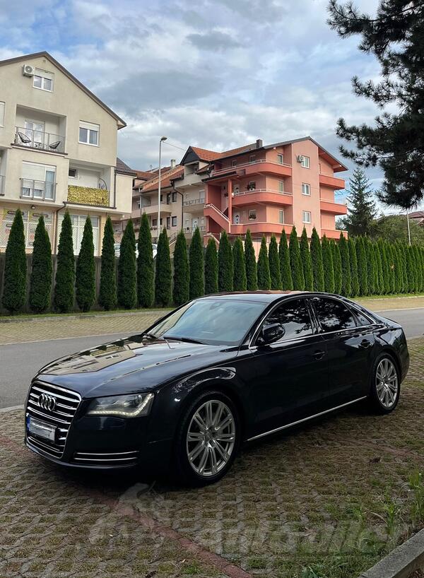 Audi - A8