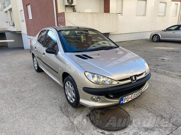 Peugeot - 206 - 1.4 E