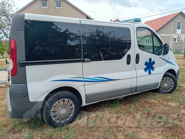 Opel - VIVARO AMBULANCE