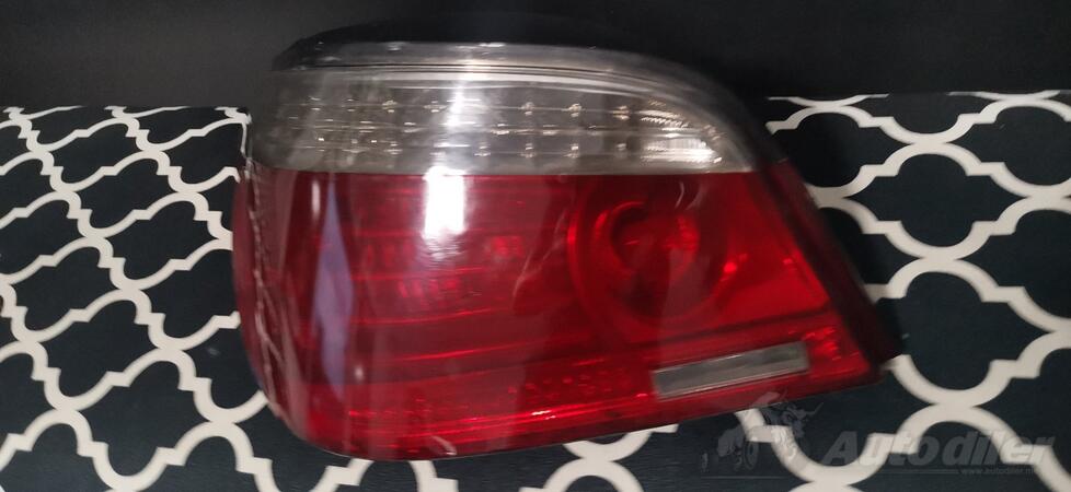 Both brake lights for BMW - 525    - 2005