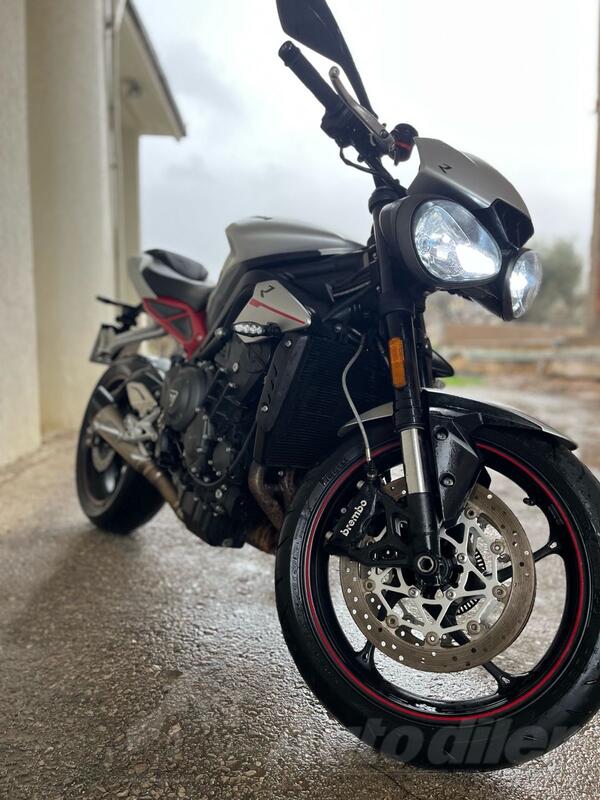 Triumph - Street Triple R