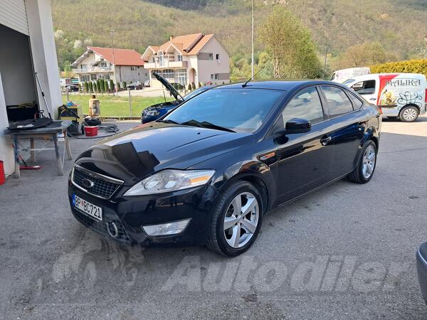 Ford - Mondeo - 1.6 benz
