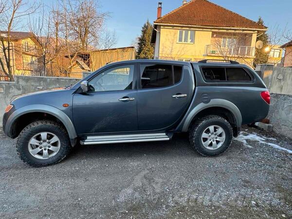 Mitsubishi - L200 - Q