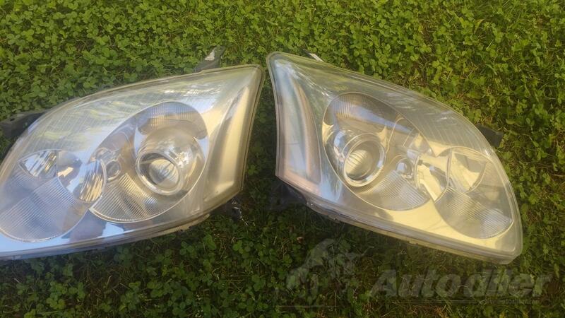 Both headlights for Toyota - Avensis    - 2008
