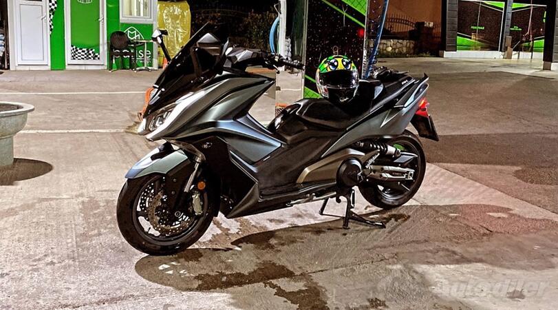 Kymco - ak550