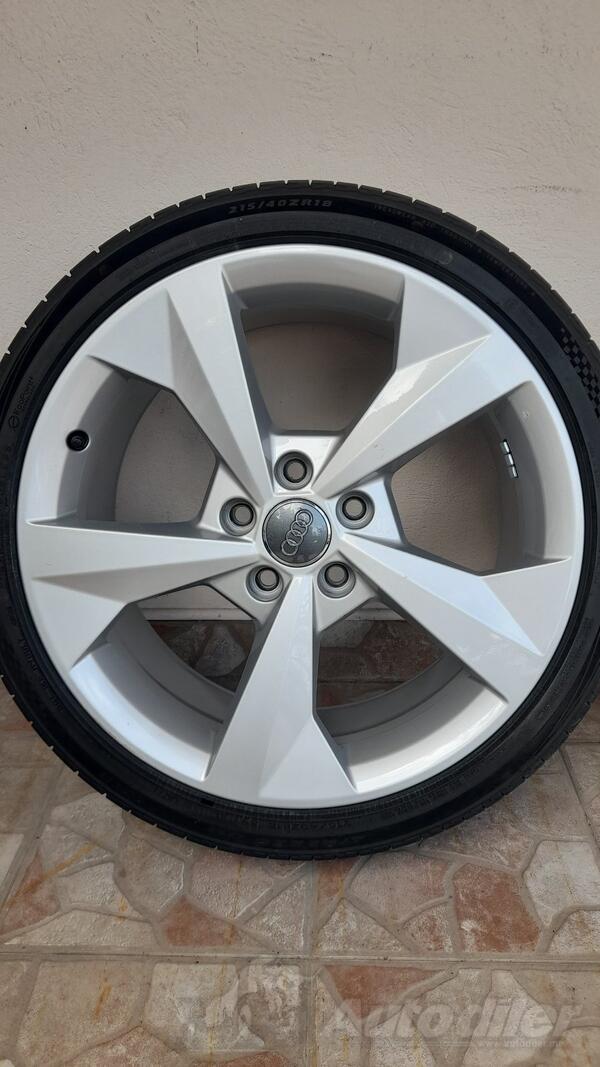 Fabričke rims and 215/40/18 tires