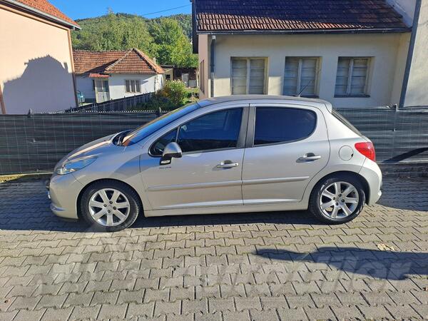 Peugeot - 207 - 1,6 HDI 80KW