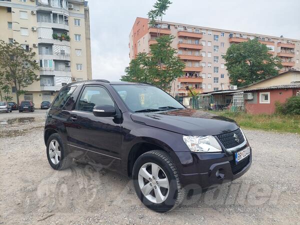 Suzuki - Vitara - 2.4 BENZIN  4X4