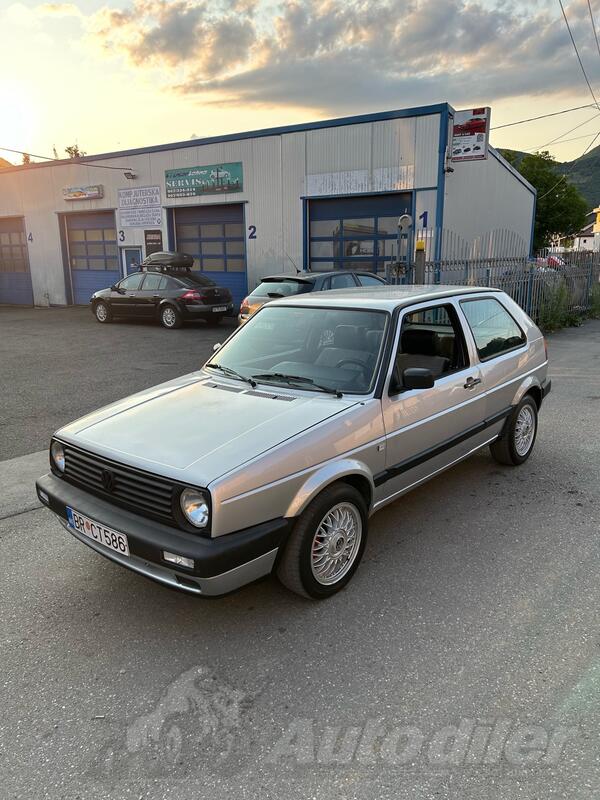 Volkswagen - Golf 2