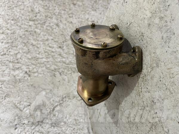 Water pump for watercrafts
