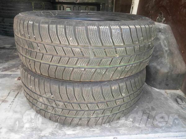 Barum - 215/60R16 - Winter tire