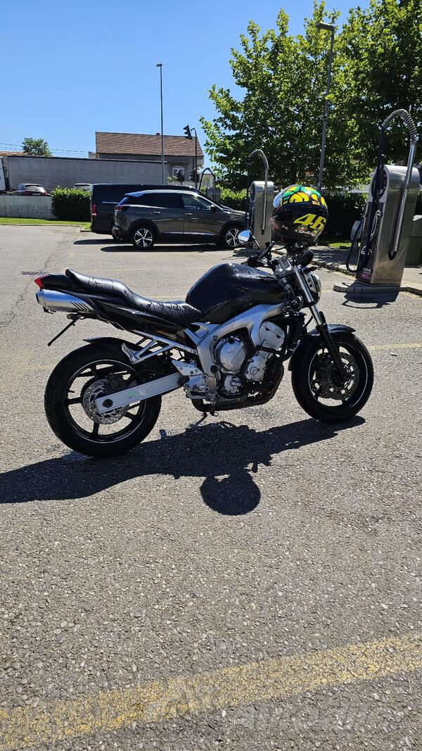 Yamaha - FZ6
