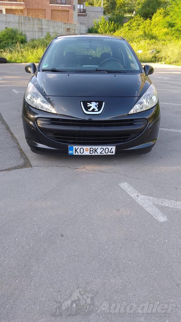 Peugeot - 207