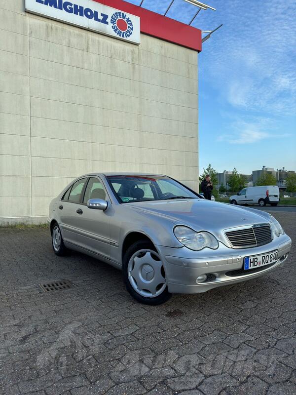 Mercedes Benz - C 240 - V6