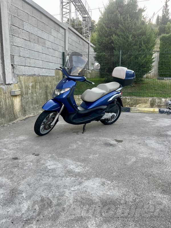 Piaggio - Beverly 250