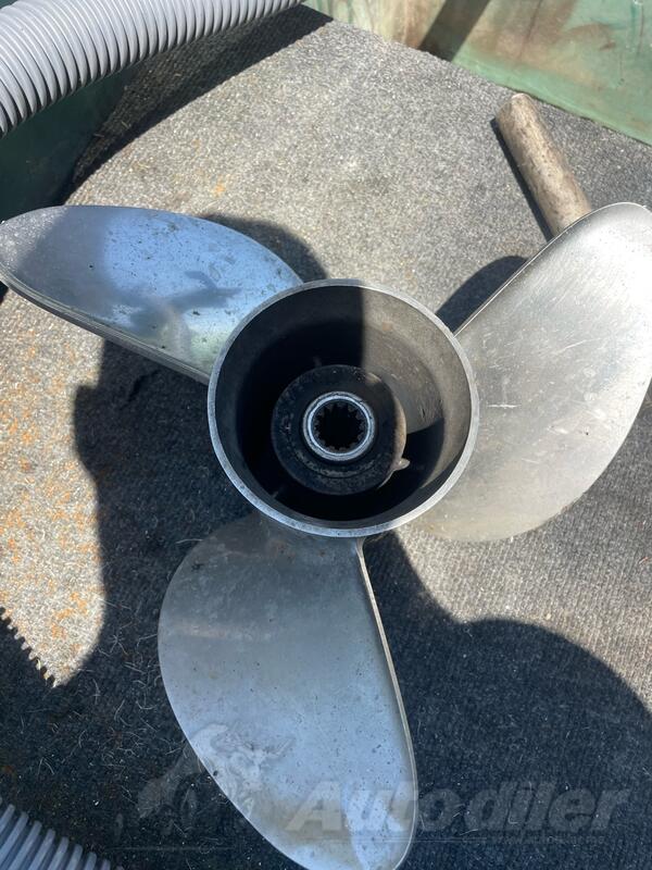 Propeller for watercrafts