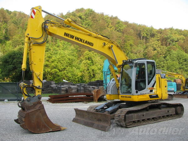 New Holland - Bager gusjeničar New Holland E235B SR