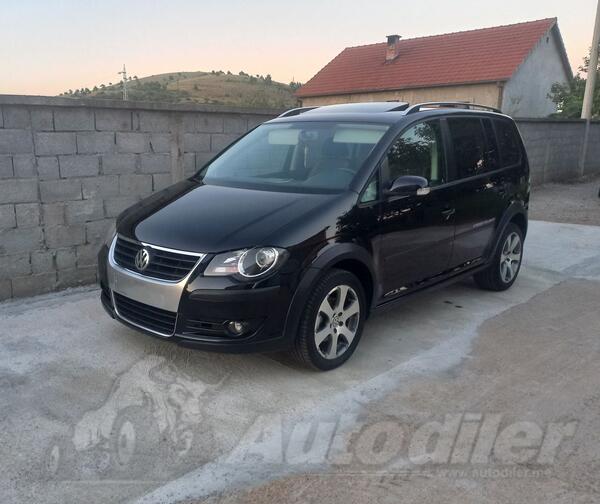 Volkswagen - Cross Touran - 2.0 tdi