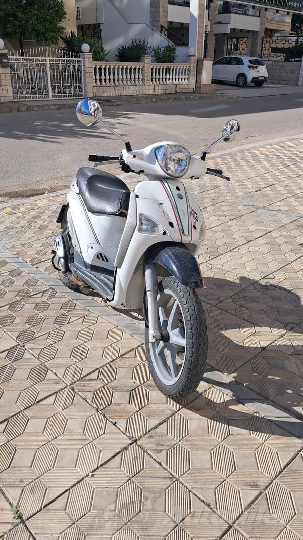 Piaggio - liberty 125