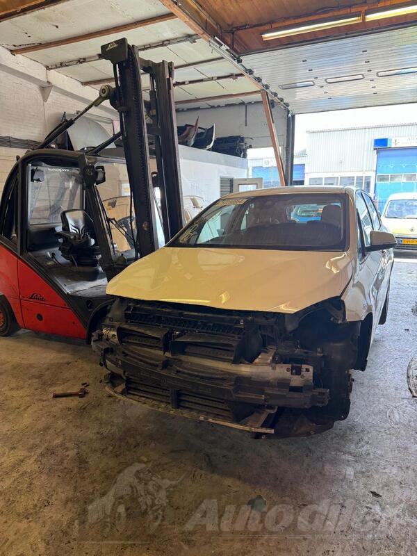 BMW - 216 216D in parts