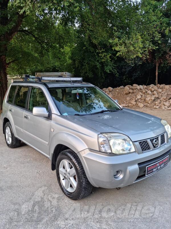 Nissan - X-Trail - 4x4